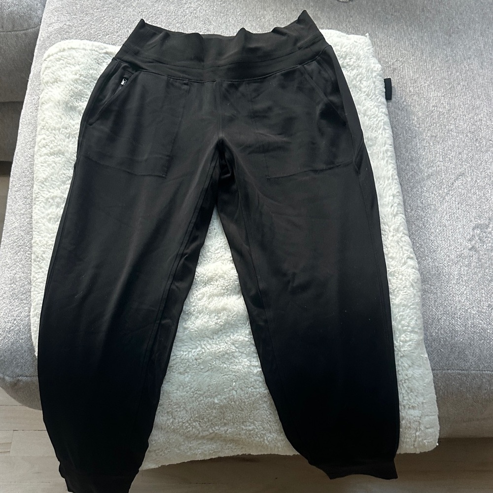Athleta women Black Casual Bottoms